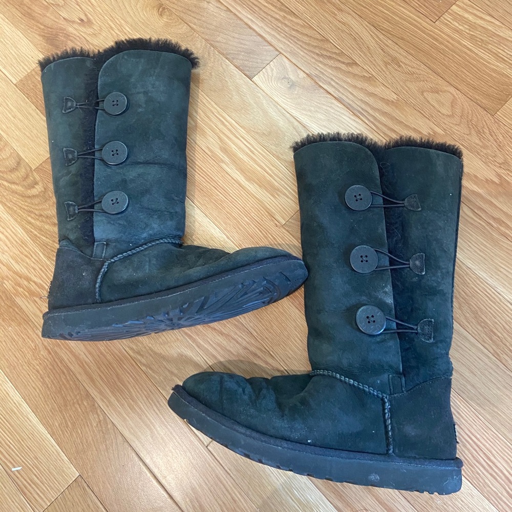 black ugg boots